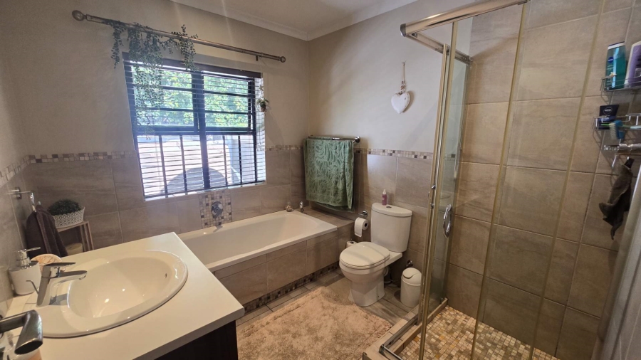 3 Bedroom Property for Sale in Protea Heights Western Cape